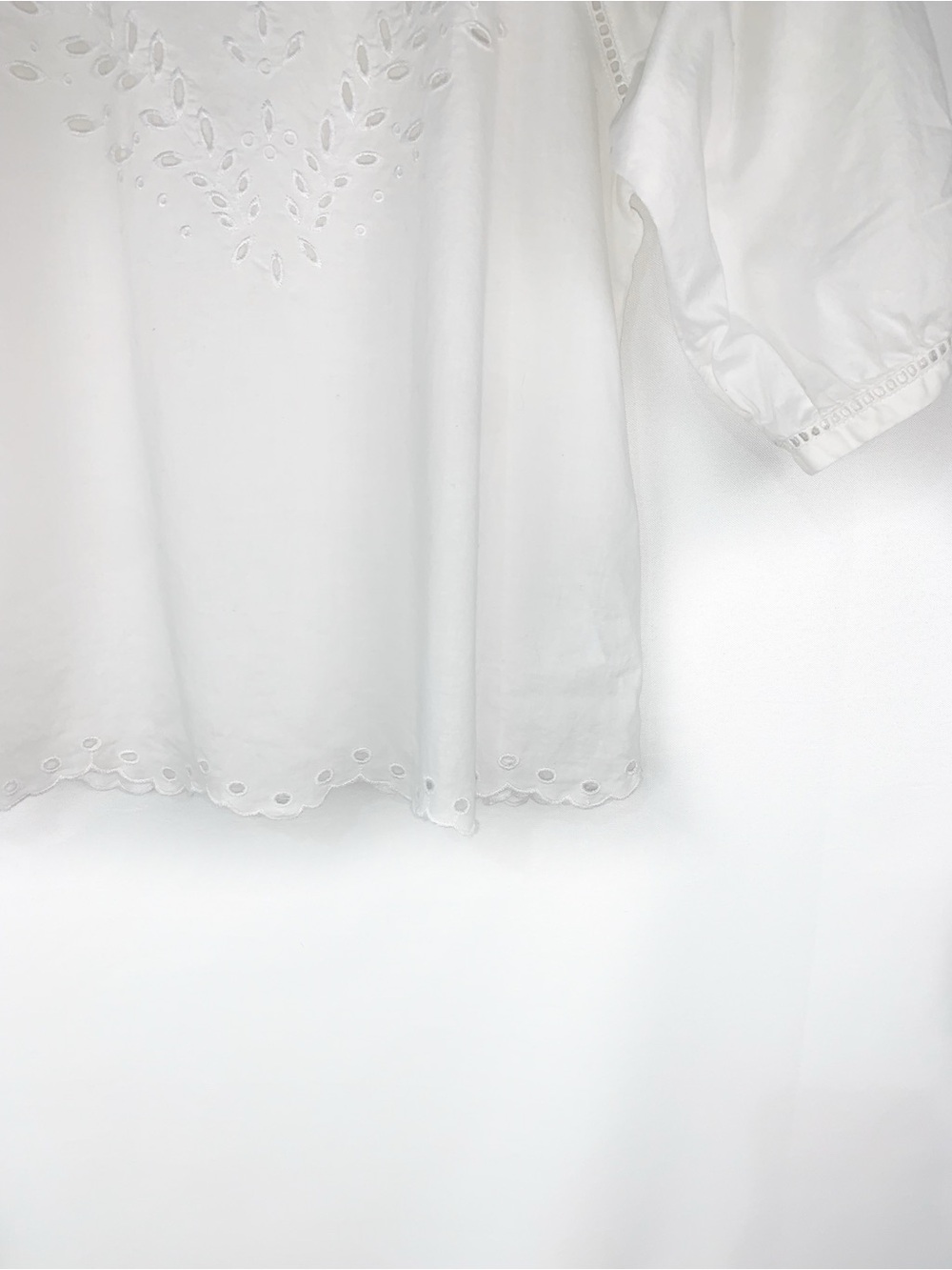 GAP White Cotton Eyelet Top - Picture 6 of 10